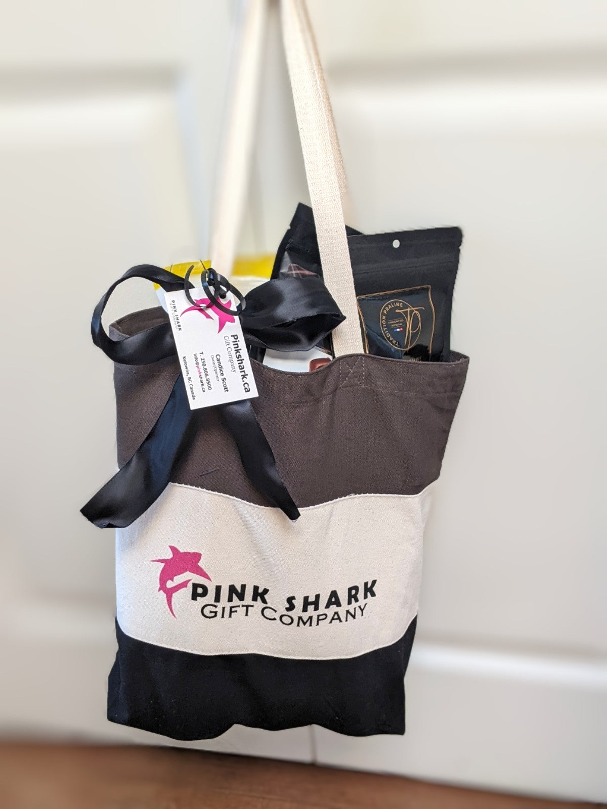 Gift Bag-Ready Made – Pinkshark Gifts & Beacon Beach Candle Co.